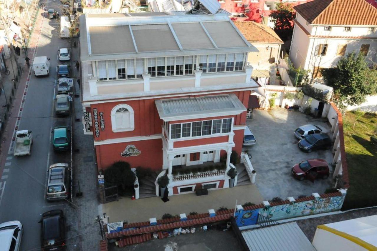 Hotel Boutique Restaurant Gloria Tirana Bagian luar foto