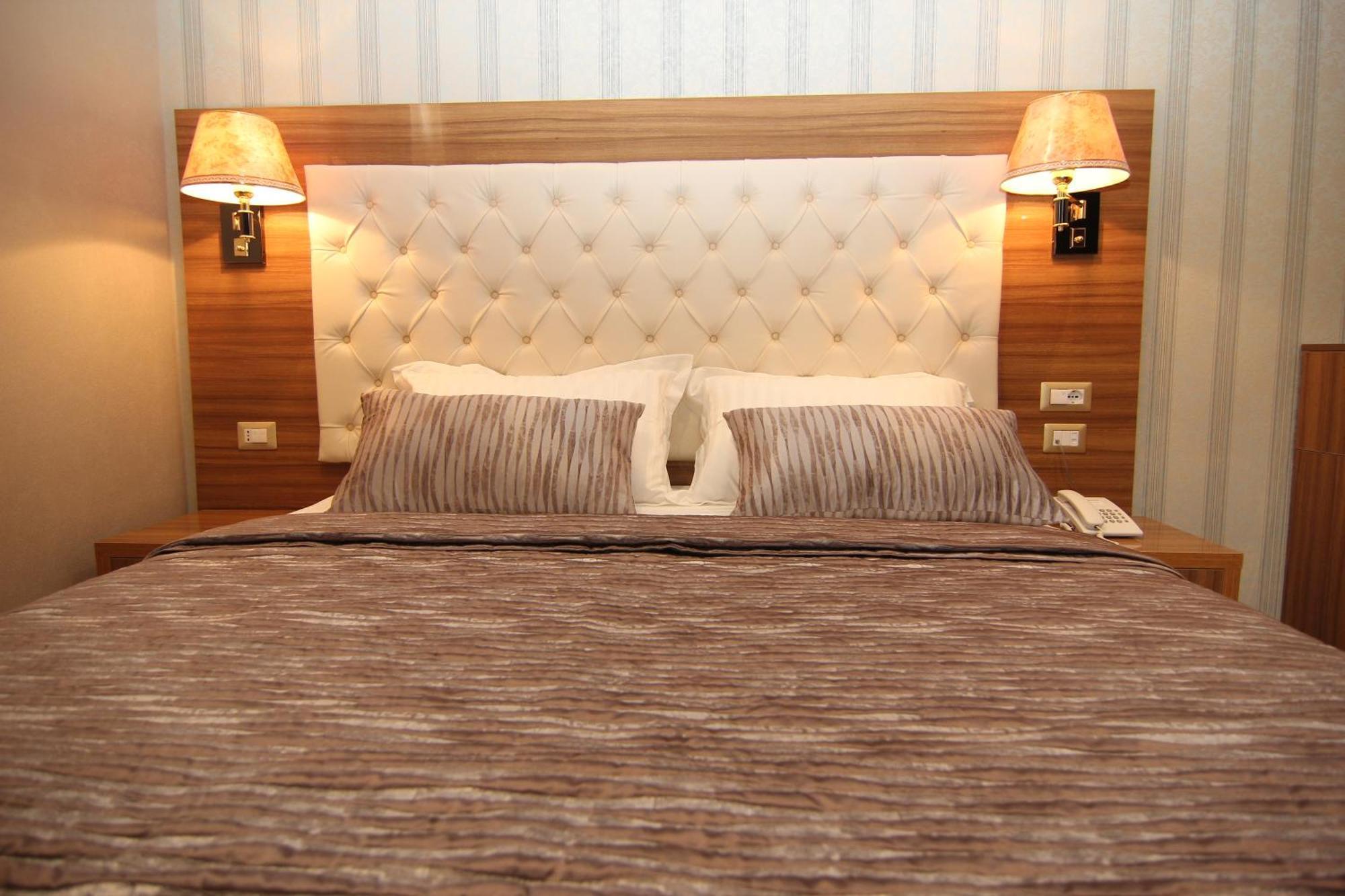 Hotel Boutique Restaurant Gloria Tirana Ruang foto