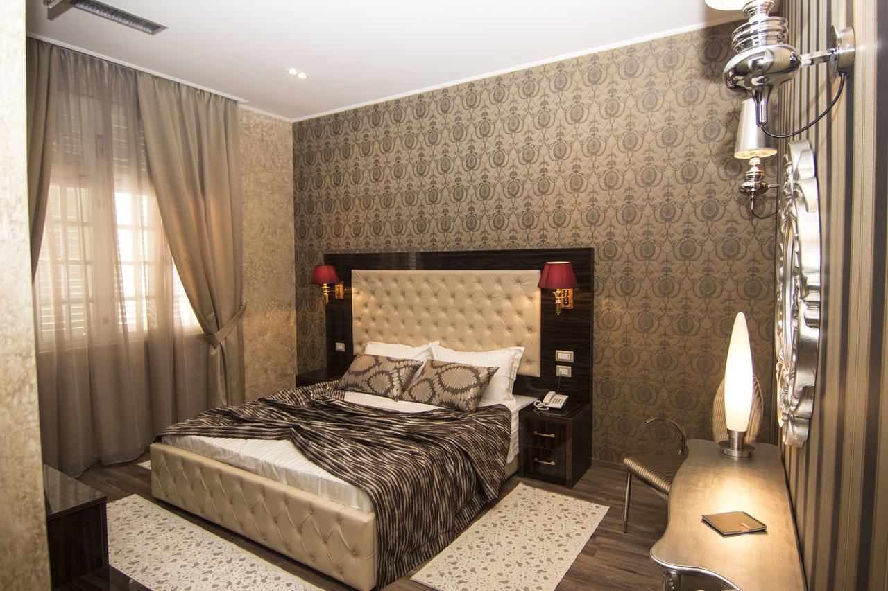 Hotel Boutique Restaurant Gloria Tirana Bagian luar foto