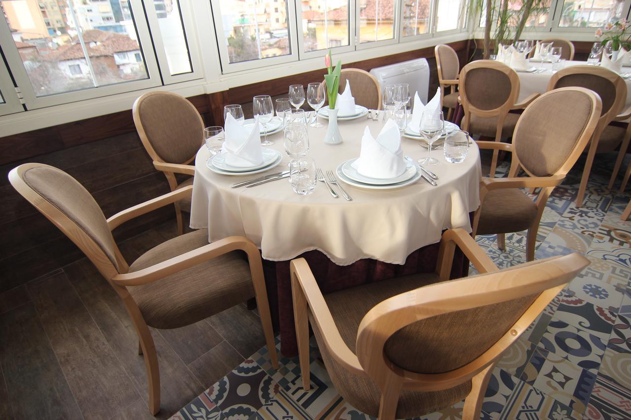 Hotel Boutique Restaurant Gloria Tirana Bagian luar foto